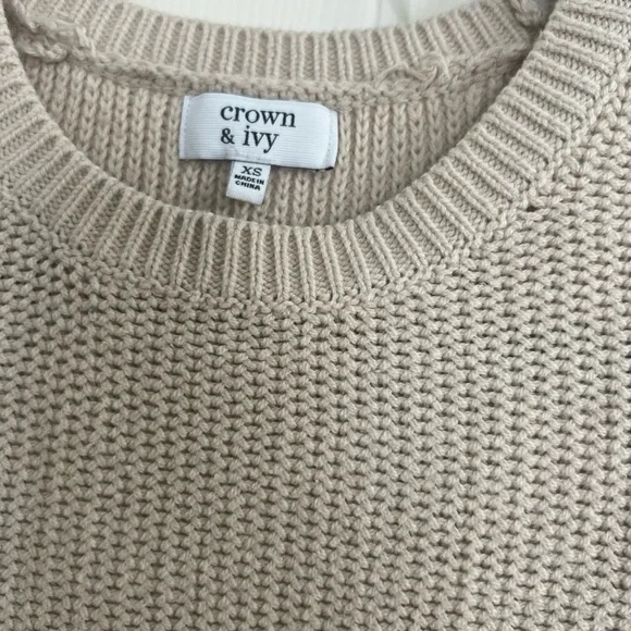 Crown & Ivy tan bell sleeve sweater - Picture 4 of 6